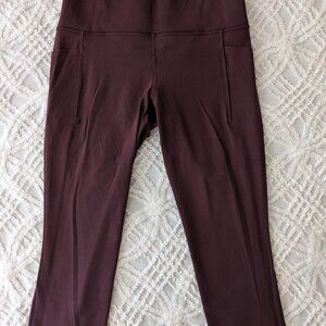 NWOT - Athleta Salutation Stash High Rise Capri